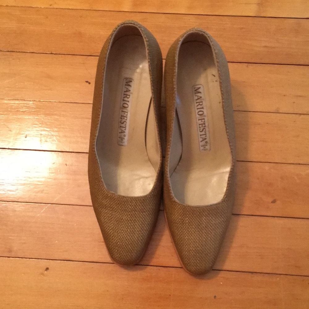 Italian Tan heels; EUC